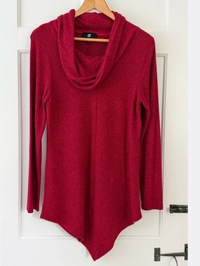 IZ Byer Red Marled Cowl Neck Pointed Hem Tunic Sweater Women’s Medium